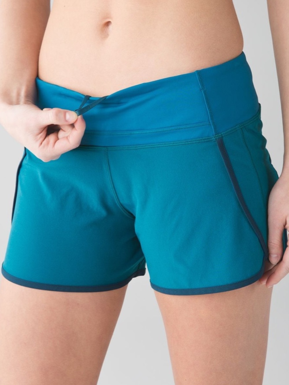 Lululemon Run Times Short Tofino Teal / Alberta Lake
Size 4